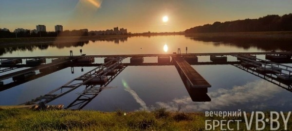 Рыбацкий вечер на Гребном канале в Бресте