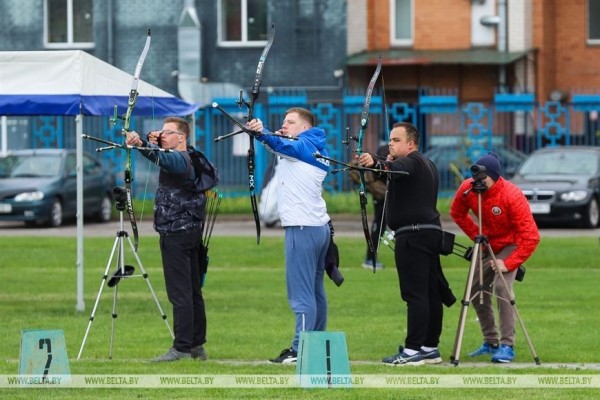 Сильнейшие лучники страны открыли сезон в Бресте
