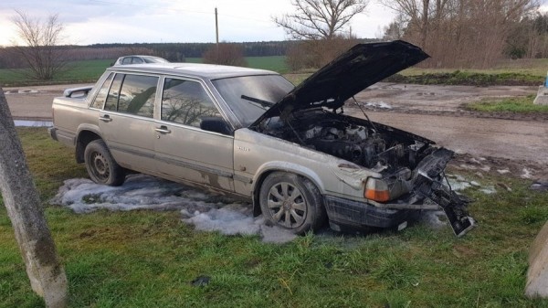 В Каменецком районе горел легковой автомобиль