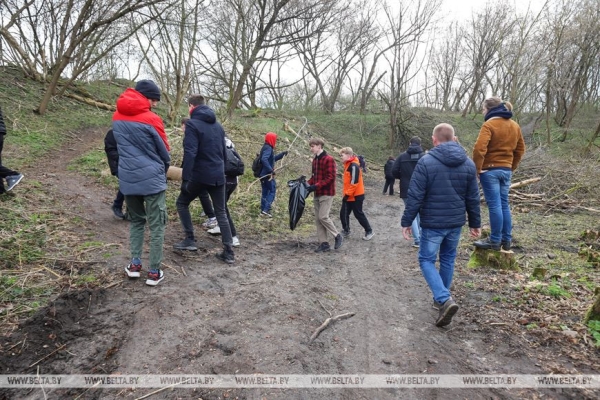 В Брестской крепости прошла экологическая акция по благоустройству Волынского укрепления В Брестской крепости прошла экологическая акция по благоустройству Волынского укрепления