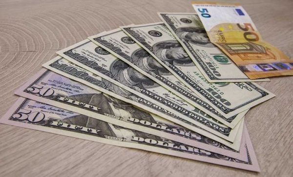 Лишился валюты и заплатит штраф. В Бресте осудили иностранца за перемещение денег без декларирования