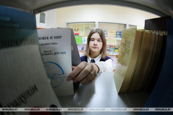 «Мы как одна семья». Выпускники сельской школы в Каменецком районе о школьных годах