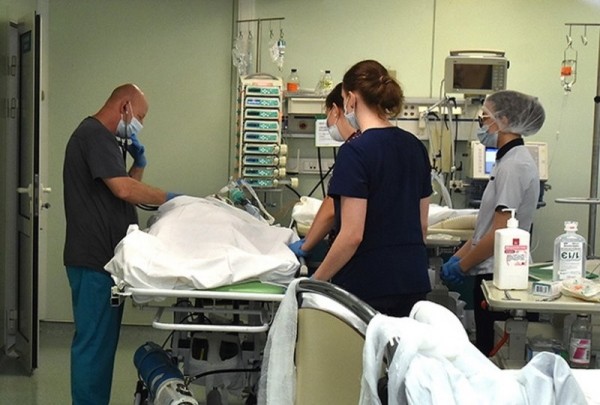 «Славу тушили прохожие». Родительские чаты снова спасают ребенка (не надо этого делать) «Славу тушили прохожие». Родительские чаты снова спасают ребенка (не надо этого делать)