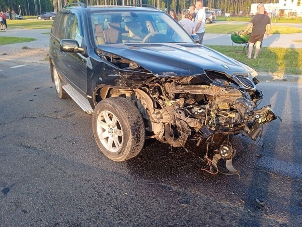 Это точно BMW? Что стало с двумя «баварцами» после жесткого ДТП в Беларуси. Видео удара Это точно BMW? Что стало с двумя «баварцами» после жесткого ДТП в Беларуси. Видео удара