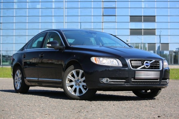 Белорус купил 13-летний Volvo из Европы: «Машина привезена перегонщиком, а растаможена через льготников» Белорус купил 13-летний Volvo из Европы: «Машина привезена перегонщиком, а растаможена через льготников»