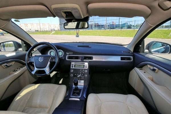 Белорус купил 13-летний Volvo из Европы: «Машина привезена перегонщиком, а растаможена через льготников» Белорус купил 13-летний Volvo из Европы: «Машина привезена перегонщиком, а растаможена через льготников»