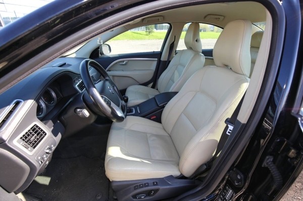 Белорус купил 13-летний Volvo из Европы: «Машина привезена перегонщиком, а растаможена через льготников» Белорус купил 13-летний Volvo из Европы: «Машина привезена перегонщиком, а растаможена через льготников»