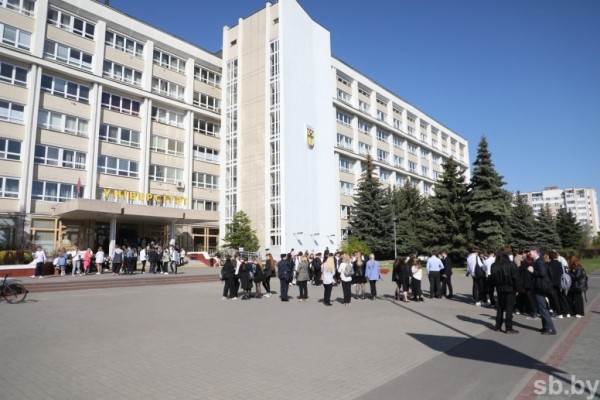 Минобразования: удаленные с ЦЭ сдадут экзамен в августе, оценка снижаться не будет Минобразования: удаленные с ЦЭ сдадут экзамен в августе, оценка снижаться не будет