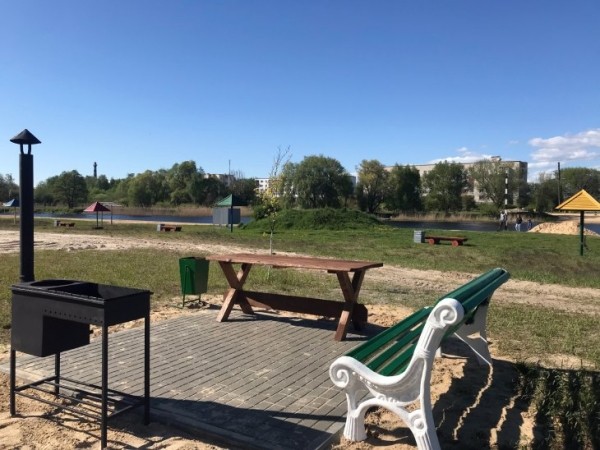 Пляжи Кобринского района готовятся принимать отдыхающих — обустроили площадку с мангалом, добавили велопарковки Пляжи Кобринского района готовятся принимать отдыхающих — обустроили площадку с мангалом, добавили велопарковки
