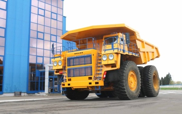 БЕЛАЗ показал новый самосвал грузоподъемностью 180 тонн БЕЛАЗ показал новый самосвал грузоподъемностью 180 тонн