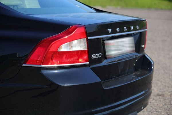 Белорус купил 13-летний Volvo из Европы: «Машина привезена перегонщиком, а растаможена через льготников» Белорус купил 13-летний Volvo из Европы: «Машина привезена перегонщиком, а растаможена через льготников»