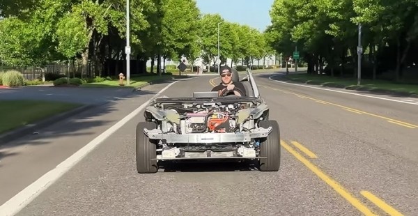 Ютубер полностью разобрал свою Tesla, чтобы узнать, насколько быстрее она поедет