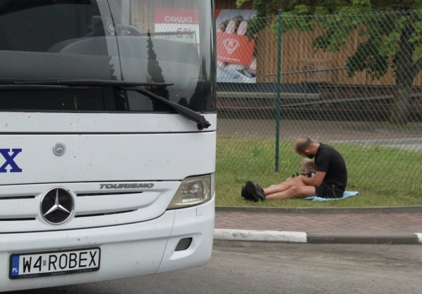 «Одни по 20 часов стоят, другие за ночь $500 делают». Репортаж из пункта пропуска «Брест — Тересполь» «Одни по 20 часов стоят, другие за ночь $500 делают». Репортаж из пункта пропуска «Брест — Тересполь»