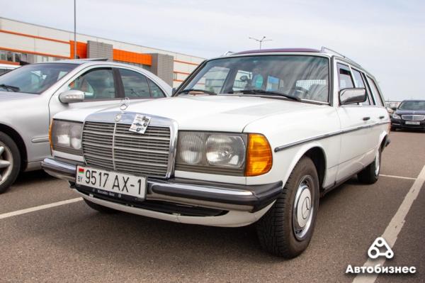 «Нет года выпуска, есть состояние». В Беларуси владельцы старых Mercedes собрались на большую встречу «Нет года выпуска, есть состояние». В Беларуси владельцы старых Mercedes собрались на большую встречу