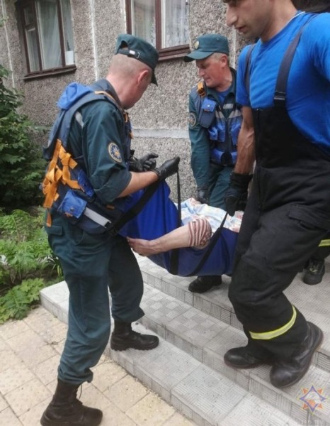 Сосед, услышавший звук АПИ, спас хозяина квартиры в Бресте Сосед, услышавший звук АПИ, спас хозяина квартиры в Бресте