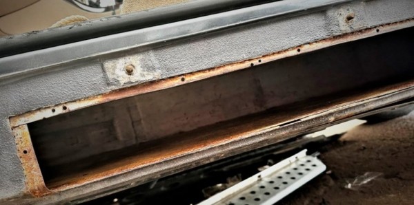 BMW с хитрыми тайниками остановили литовцы вблизи границы с Беларусью BMW с хитрыми тайниками остановили литовцы вблизи границы с Беларусью