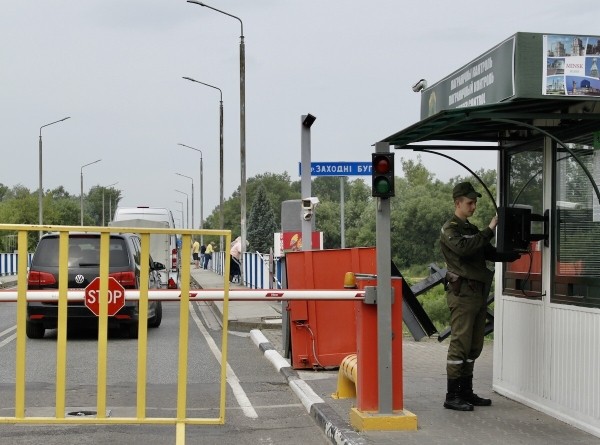 Как сегодня белорусы проходят границу на легковых авто