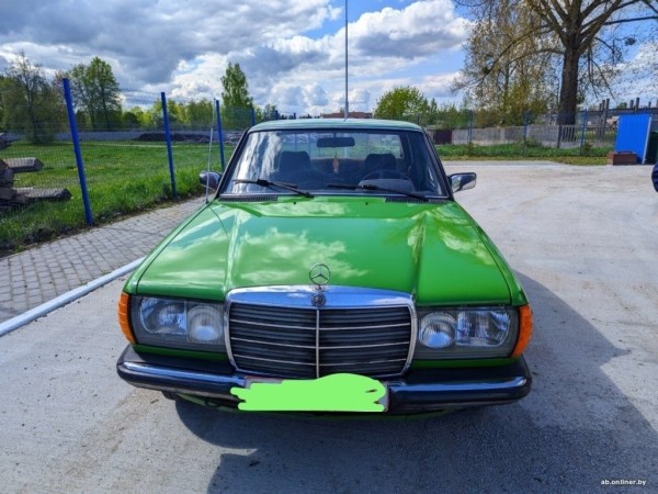 «23 года у одного хозяина». Житель Брестской области выставил на продажу Mercedes-Benz W123