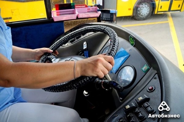 «Главное – не расслабиться и не уехать в закат». Воспитатель садика стала водителем автобуса