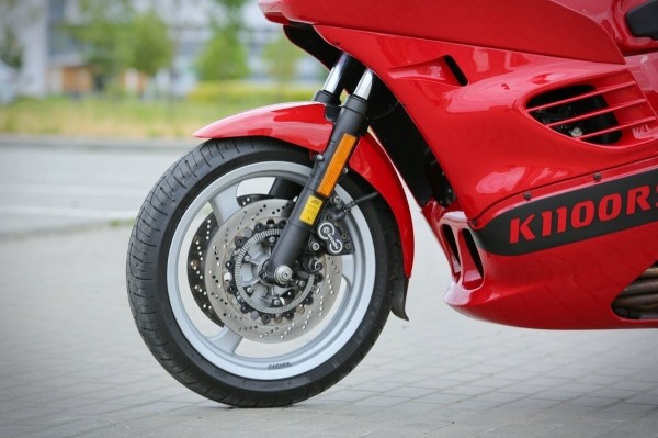 Белорус купил в США 27-летний мотоцикл BMW K1100 RS Белорус купил в США 27-летний мотоцикл BMW K1100 RS