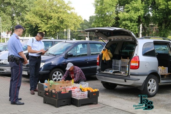 В Бресте прошёл рейд по местам несанкционированной торговли урожаем, выращенным на приусадебных участках