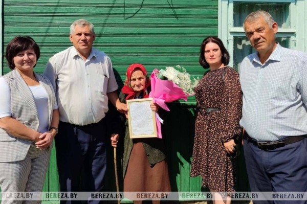 Жительница д. Костюки Пелагея Васильевна Омелюсик отмечает 100-летний юбилей