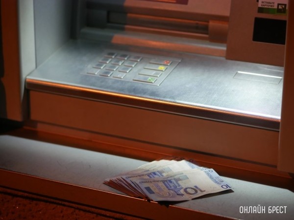 Белстат рассказал, какой была средняя зарплата по областям Беларуси в июне