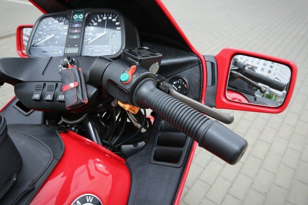 Белорус купил в США 27-летний мотоцикл BMW K1100 RS Белорус купил в США 27-летний мотоцикл BMW K1100 RS