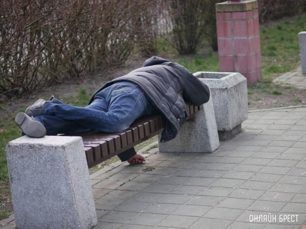 Мужчина познакомился с двумя женщинами и проснулся без денег. Случай в Брестской области Мужчина познакомился с двумя женщинами и проснулся без денег. Случай в Брестской области