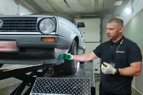 Volkswagen, не видевший зимы почти 20 лет! Отыскали идеальный Golf 1989 г. в., который точно не найти на «вторичке»