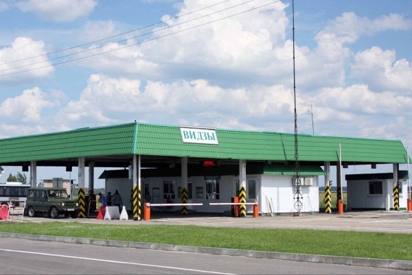 «Наши пожилые водители почти все в разводе». Пообщались с дальнобойщиками на белорусско-литовской границе