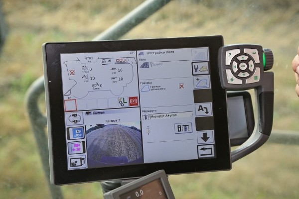 Водитель самого крутого комбайна в Беларуси: «За 1 000 рублей в поле точно бы не работал!»