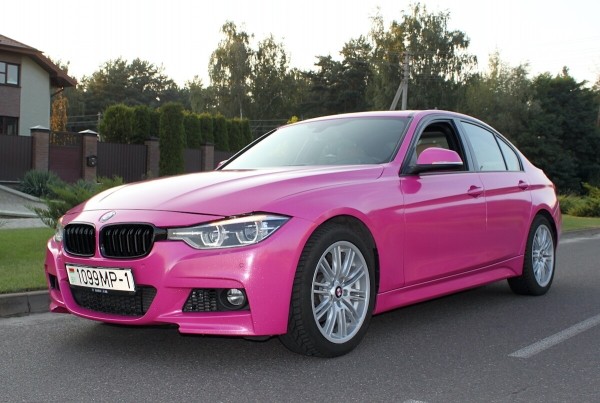 «Желающих купить эту машину предостаточно!» Девушка на розовом BMW F30 рассекает по улицам Бреста. Кто она такая? «Желающих купить эту машину предостаточно!» Девушка на розовом BMW F30 рассекает по улицам Бреста. Кто она такая?