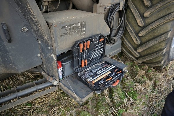 Водитель самого крутого комбайна в Беларуси: «За 1 000 рублей в поле точно бы не работал!»