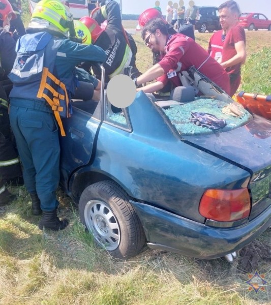 Серьезное ДТП возле Бреста. Подробности и фото от МЧС