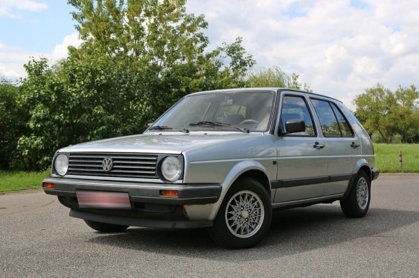 Volkswagen, не видевший зимы почти 20 лет! Отыскали идеальный Golf 1989 г. в., который точно не найти на «вторичке»
