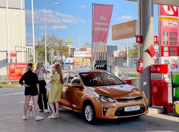 Белорусы, которые сменили белорусскую прописку на польскую, рассказали, в какую сумму обходится им обслуживание авто в соседней стране