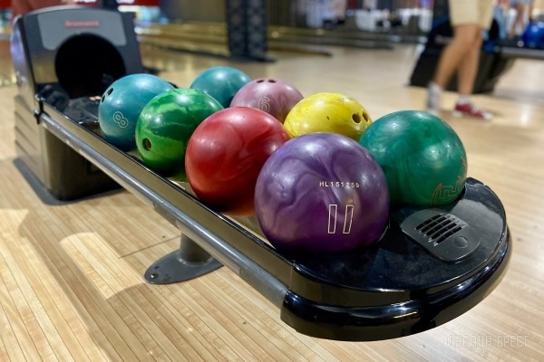 Наслаждайся вкусной кухней и играй в боулинг! На Советской в центре Бреста открылось новое кафе «David Bowley». Бронь столиков и дорожек