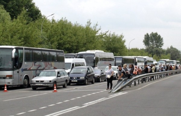 Пересекающий границу арестованный транспорт должника будут передавать судебным исполнителям