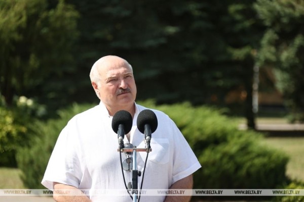 Александр Лукашенко с рабочей поездкой прибыл в Брестскую область. Подробности Александр Лукашенко с рабочей поездкой прибыл в Брестскую область. Подробности