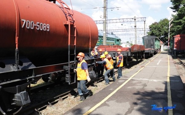 В музее железной дороги в Барановичах – новый экспонат весом 13 тонн В музее железной дороги в Барановичах – новый экспонат весом 13 тонн
