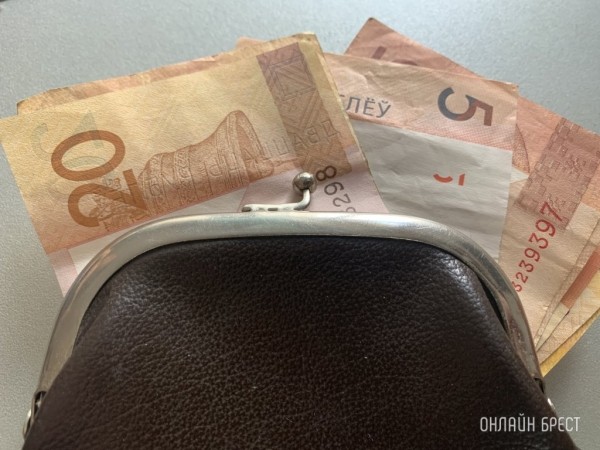 Сколько денег белорусы хранят в банках – смотрим статистику