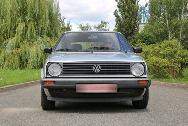 Volkswagen, не видевший зимы почти 20 лет! Отыскали идеальный Golf 1989 г. в., который точно не найти на «вторичке»