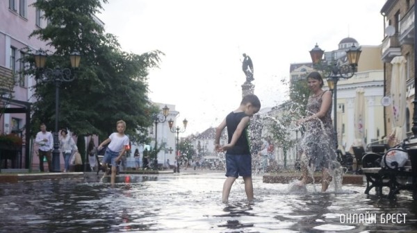 Более полумесячной нормы осадков выпало за два дня в трех районах Брестской области Более полумесячной нормы осадков выпало за два дня в трех районах Брестской области