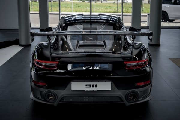 Похоже, это самый дорогой автомобиль в продаже в Беларуси. Цена удивит