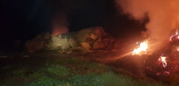 В Барановичском районе огнем уничтожено почти 60 тонн соломы В Барановичском районе огнем уничтожено почти 60 тонн соломы