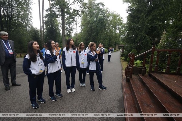 Участники II Игр стран СНГ приезжают в Беловежскую пущу насладиться природой и загадать желание Участники II Игр стран СНГ приезжают в Беловежскую пущу насладиться природой и загадать желание