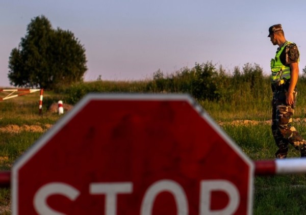 Литва закрывает два пункта пропуска на границе с Беларусью