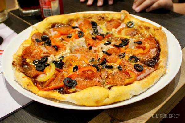 Наслаждайся вкусной кухней и играй в боулинг! На Советской в центре Бреста открылось новое кафе «David Bowley». Бронь столиков и дорожек