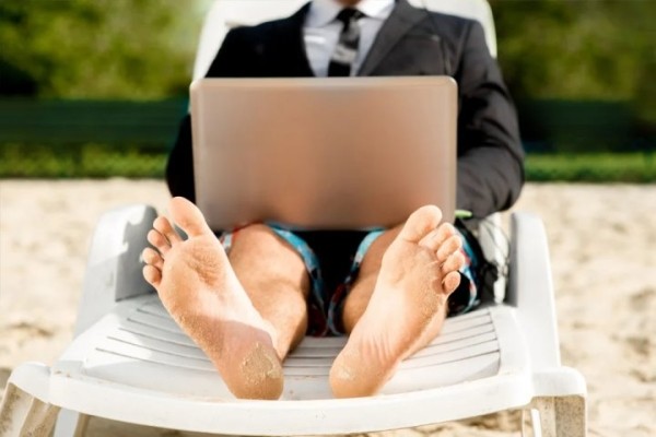 Женщины должны мотивировать, а мужчины зарабатывать. Миф или реальность?